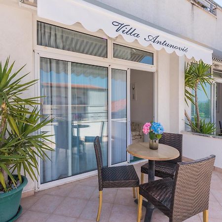 Apartmani Antunovic Podgora Bagian luar foto