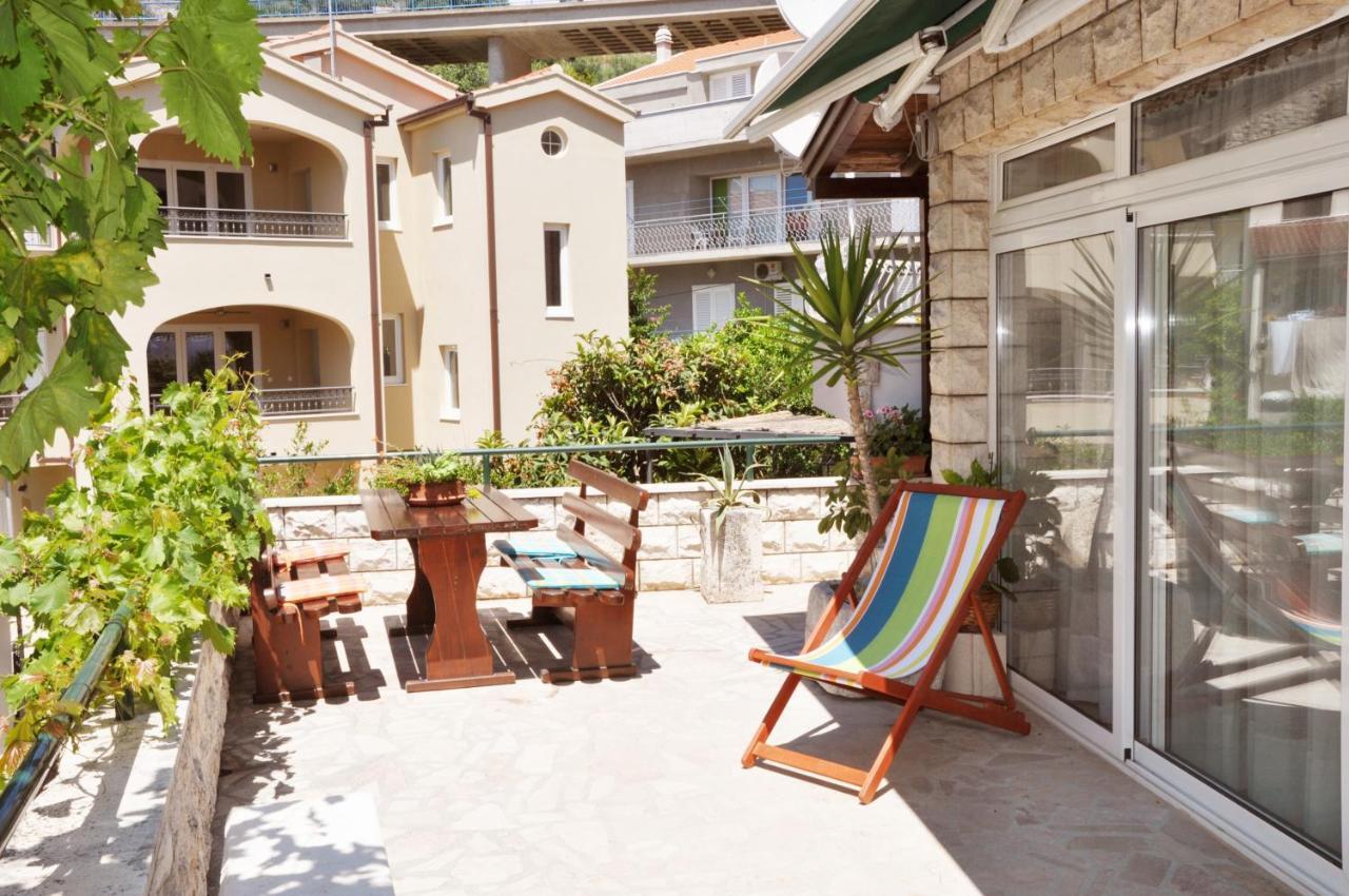 Apartmani Antunovic Podgora Bagian luar foto