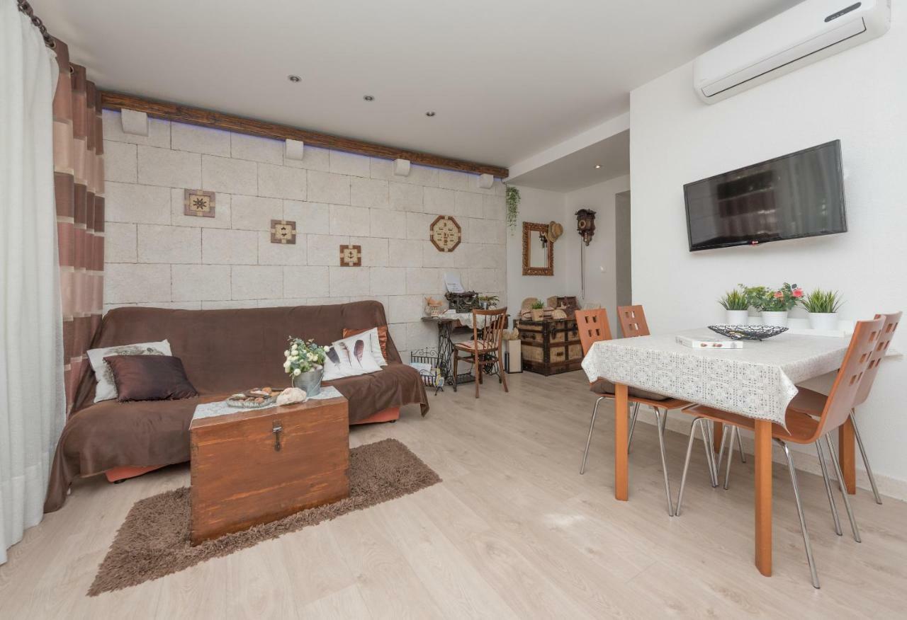 Apartmani Antunovic Podgora Bagian luar foto