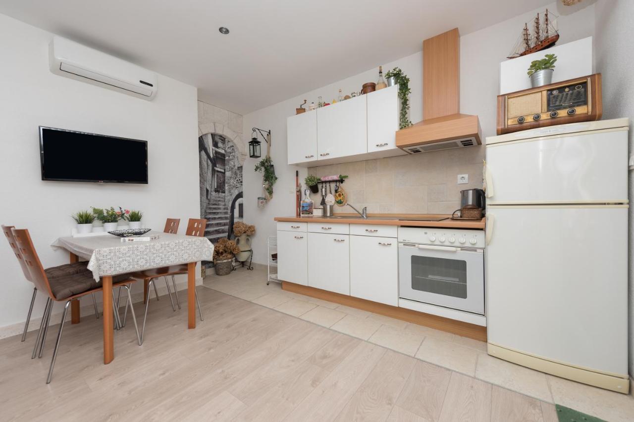 Apartmani Antunovic Podgora Bagian luar foto