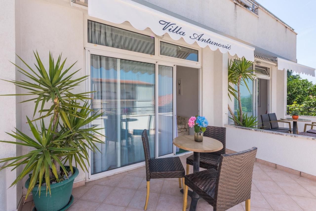 Apartmani Antunovic Podgora Bagian luar foto