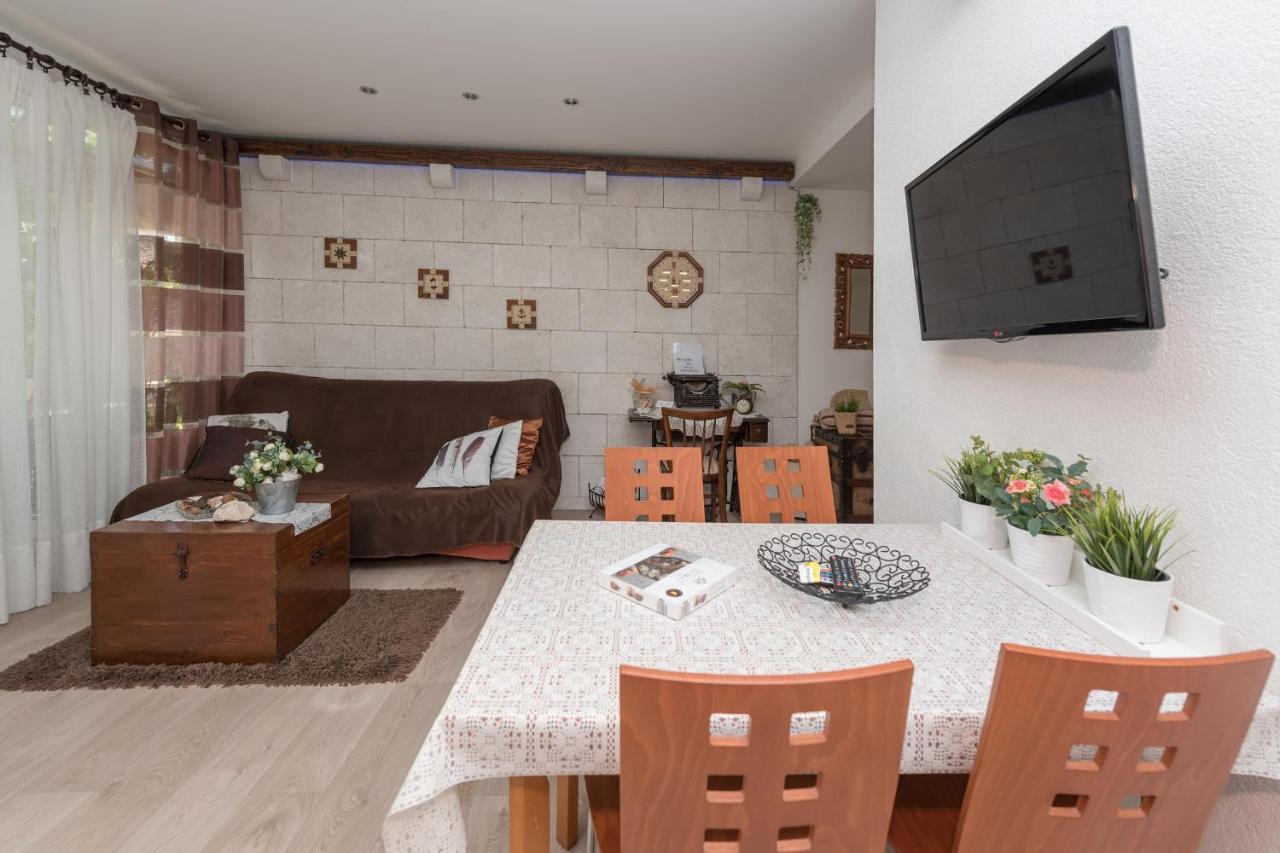 Apartmani Antunovic Podgora Bagian luar foto